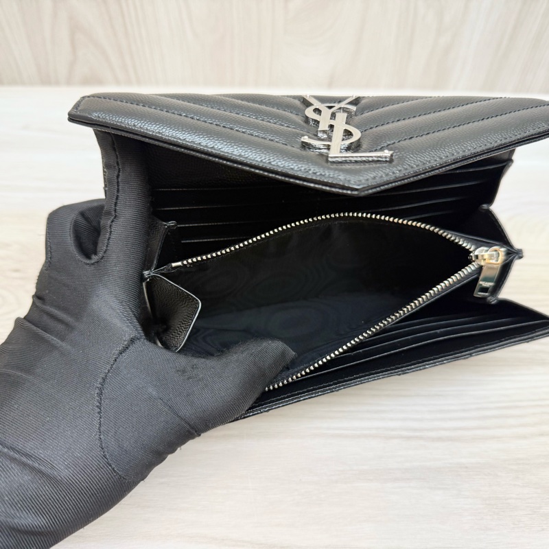 YSL黑銀魚子醬牛皮信封長夾372264-10