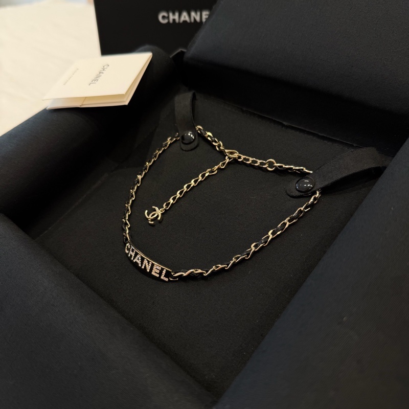 Chanel 香奈兒 金牌鑲鑽LOGO皮穿鍊項鍊 Choker-1