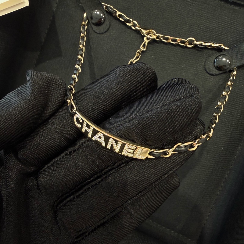 Chanel 香奈兒 金牌鑲鑽LOGO皮穿鍊項鍊 Choker-3