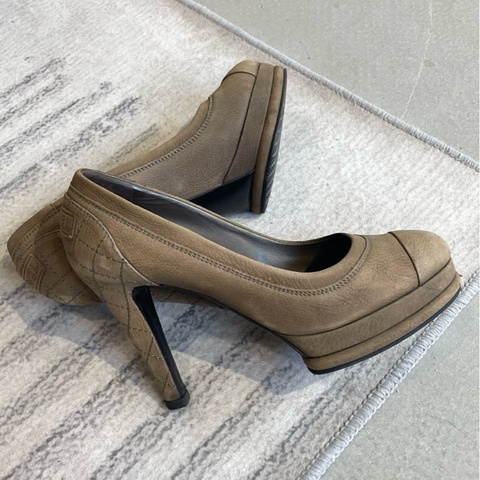 Chanel 菱格紋高跟鞋