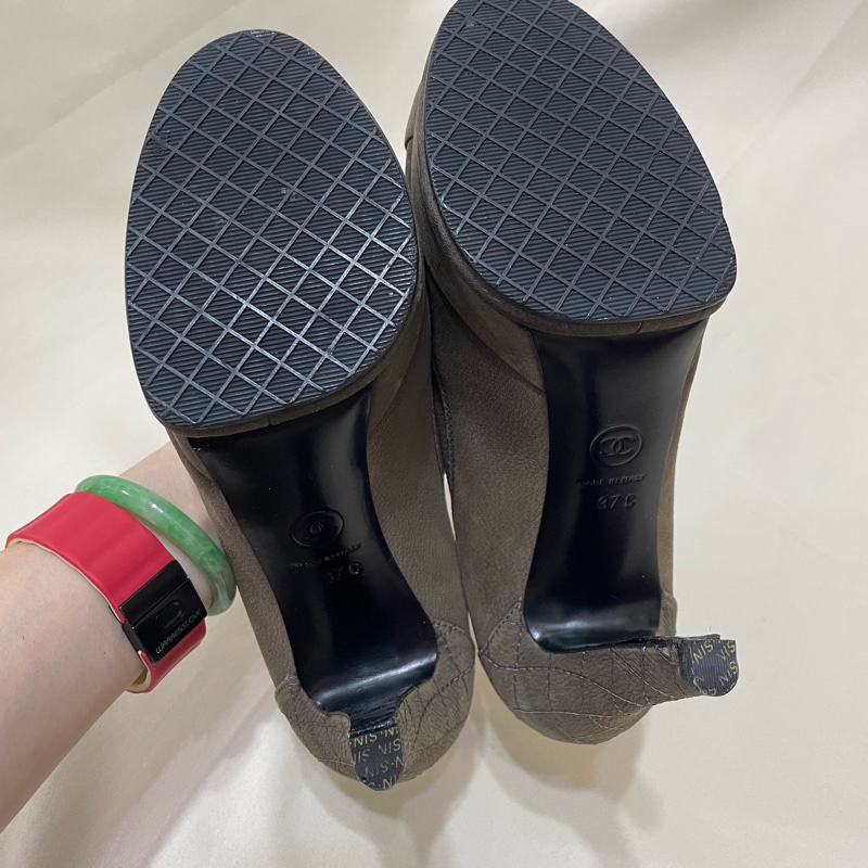 Chanel 菱格紋高跟鞋-20