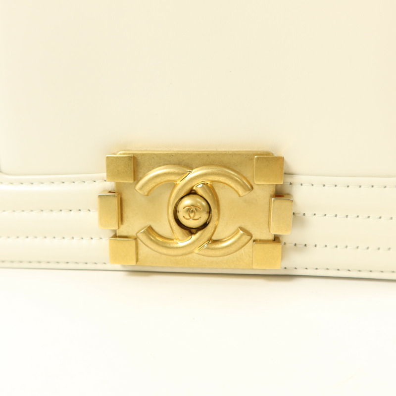 CHANEL 牛皮皮革Mini Boy鏈帶肩背袋-11