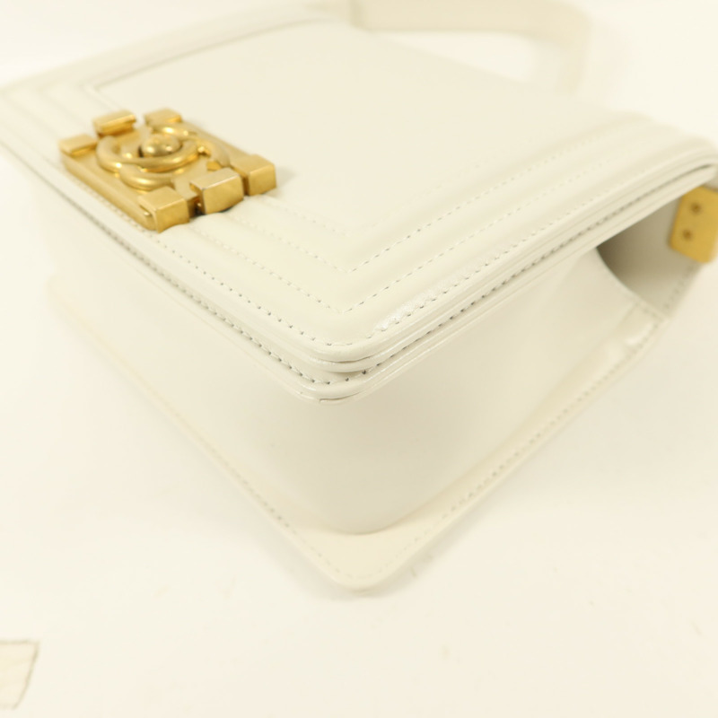 CHANEL 牛皮皮革Mini Boy鏈帶肩背袋-13