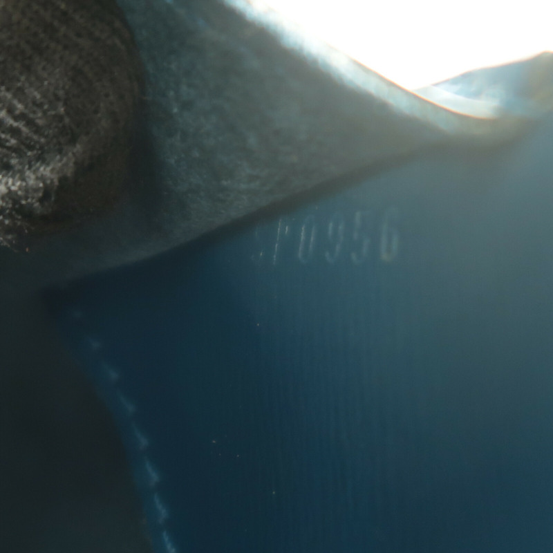 LOUIS VUITTON Epi 1993 Blue Epi Cluny肩背袋-6