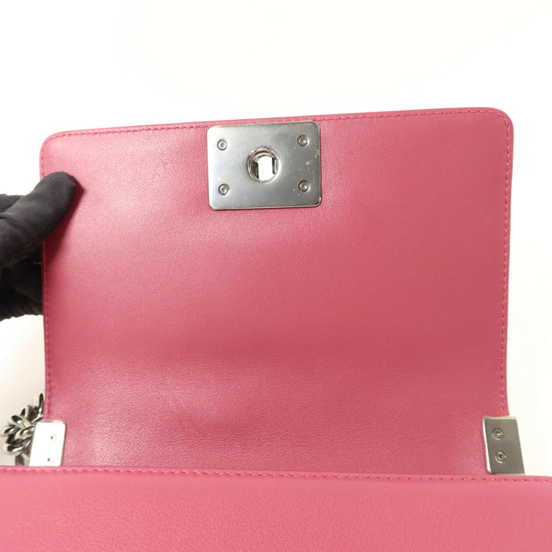 CHANEL 牛皮皮革Boy 20鏈帶肩背袋-12