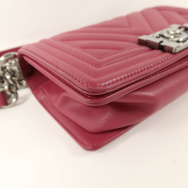 CHANEL 牛皮皮革Boy 20鏈帶肩背袋-14