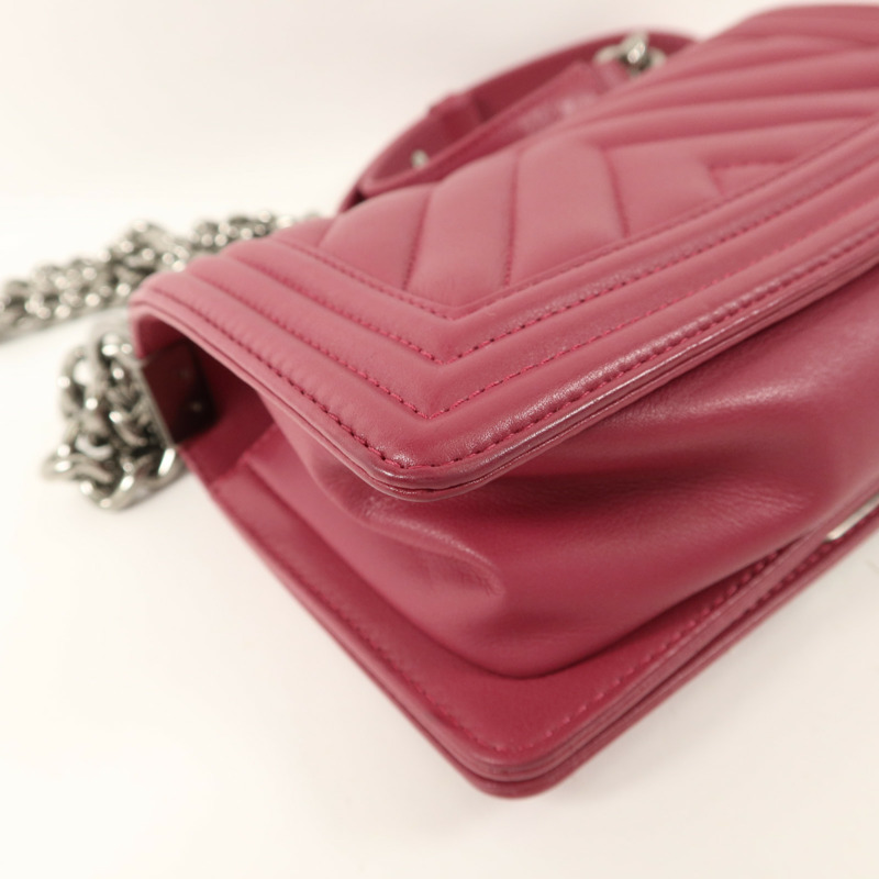 CHANEL 牛皮皮革Boy 20鏈帶肩背袋-16