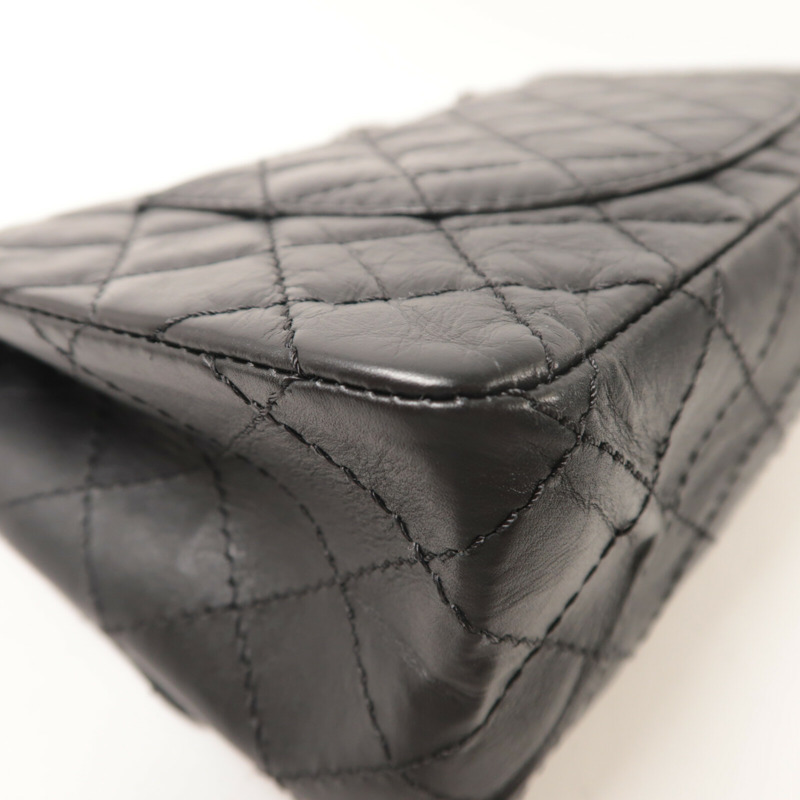 CHANEL 牛皮皮革2.55 Reissue Lucky Charm鏈帶肩背袋-12