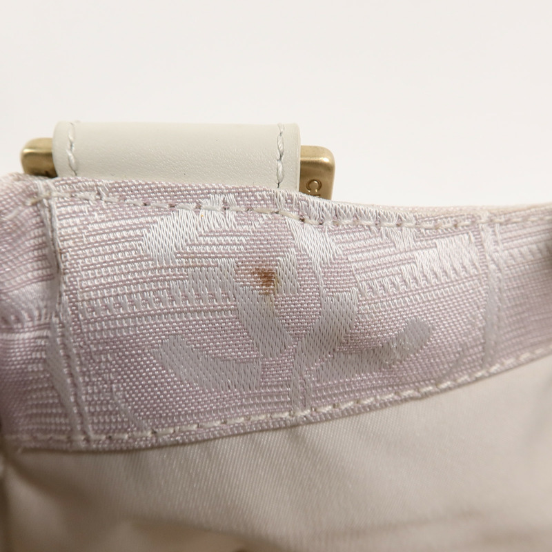 CHANEL 尼龍New Travel Line肩背袋-15