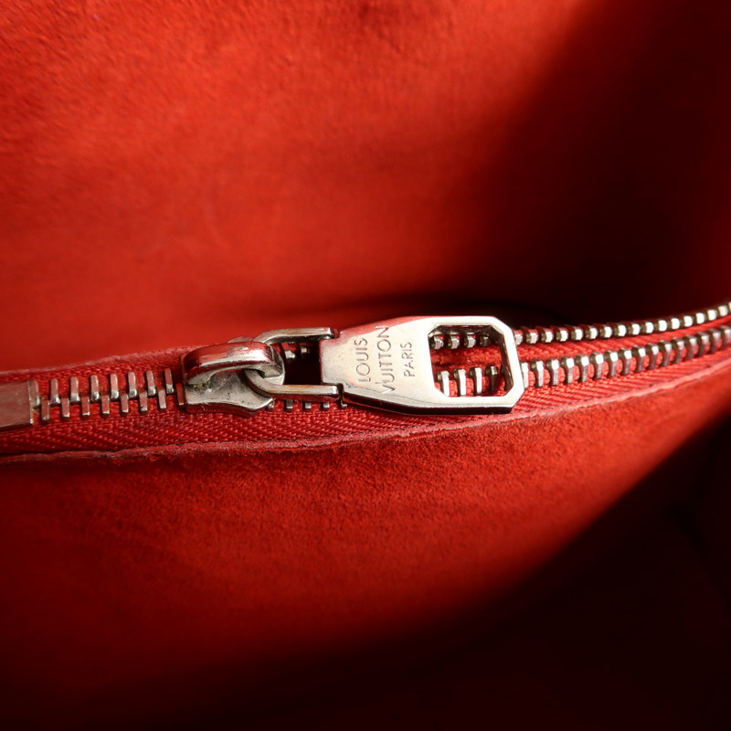 LOUIS VUITTON Epi Neo Noe MM銀扣肩背袋-16