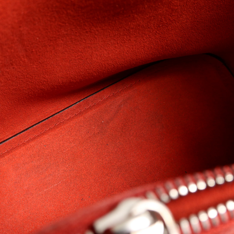 LOUIS VUITTON Epi Neo Noe MM銀扣肩背袋-17