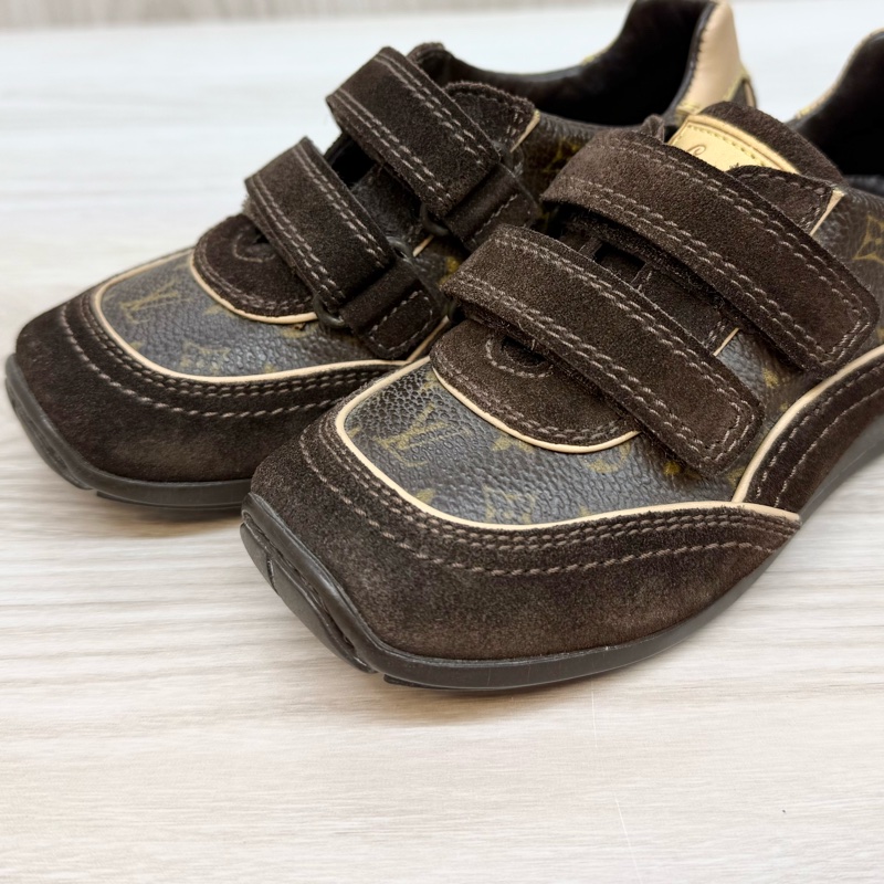LV擺漂亮就好✨原花絕版麂皮前雙條設計童鞋-14