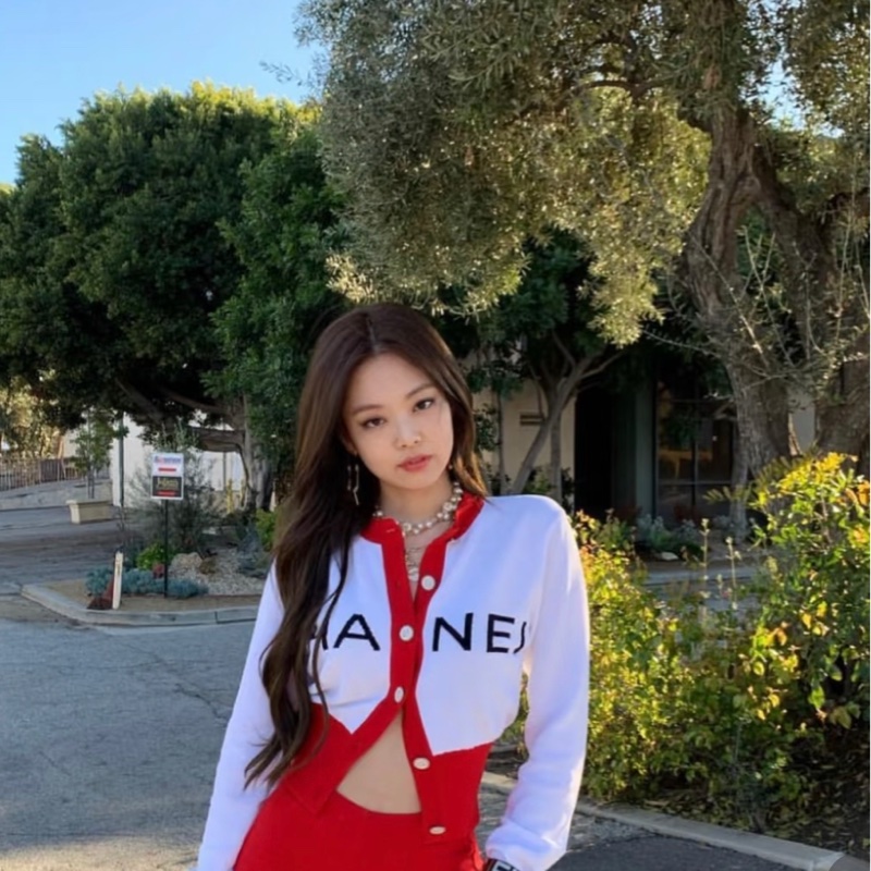 Chanel字母刺繡粉白拼色針織開衫-1