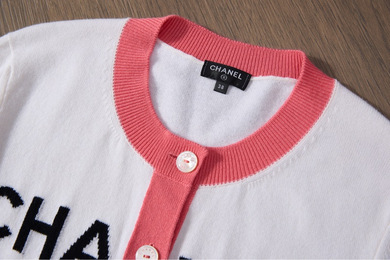 Chanel字母刺繡粉白拼色針織開衫-3