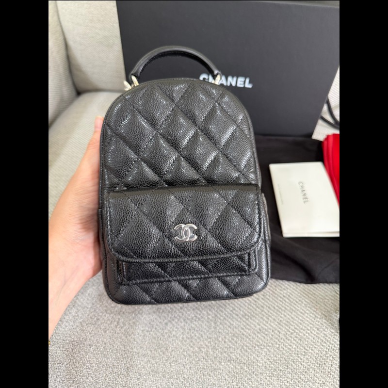 香奈兒經典黑色荔枝皮銀鏈小書包-1