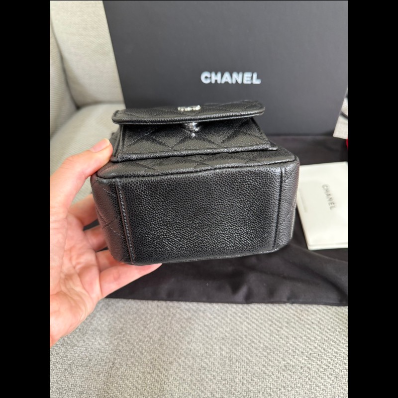 香奈兒經典黑色荔枝皮銀鏈小書包-9