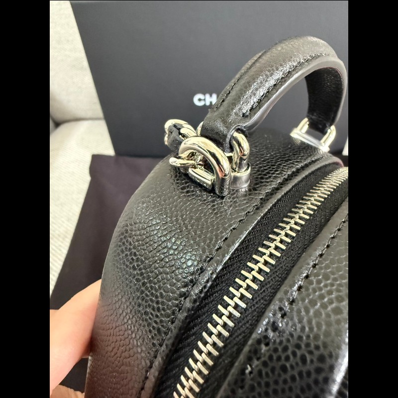 香奈兒經典黑色荔枝皮銀鏈小書包-19