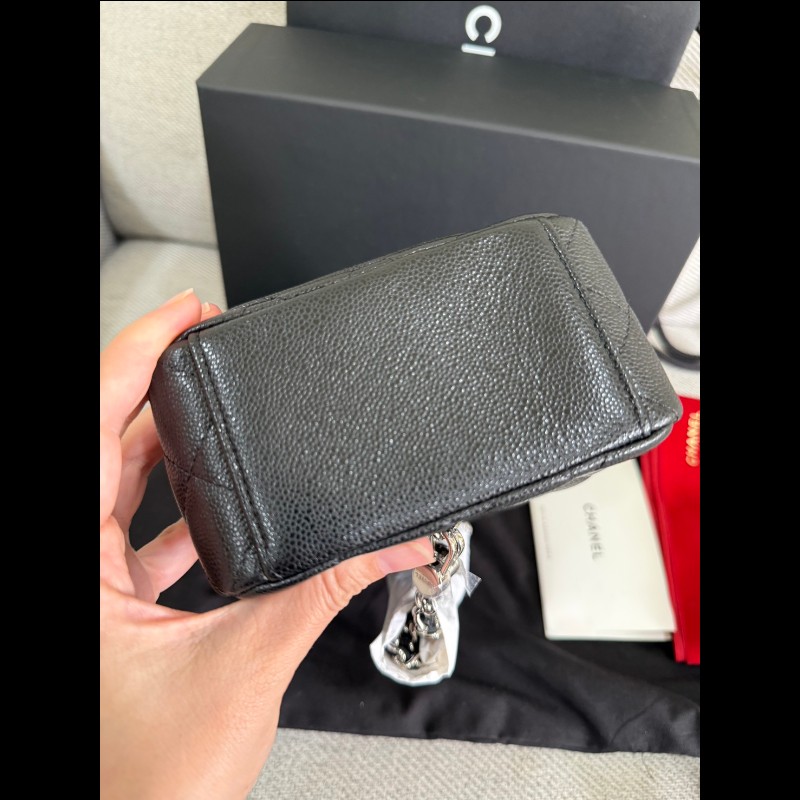 香奈兒經典黑色荔枝皮銀鏈小書包-22