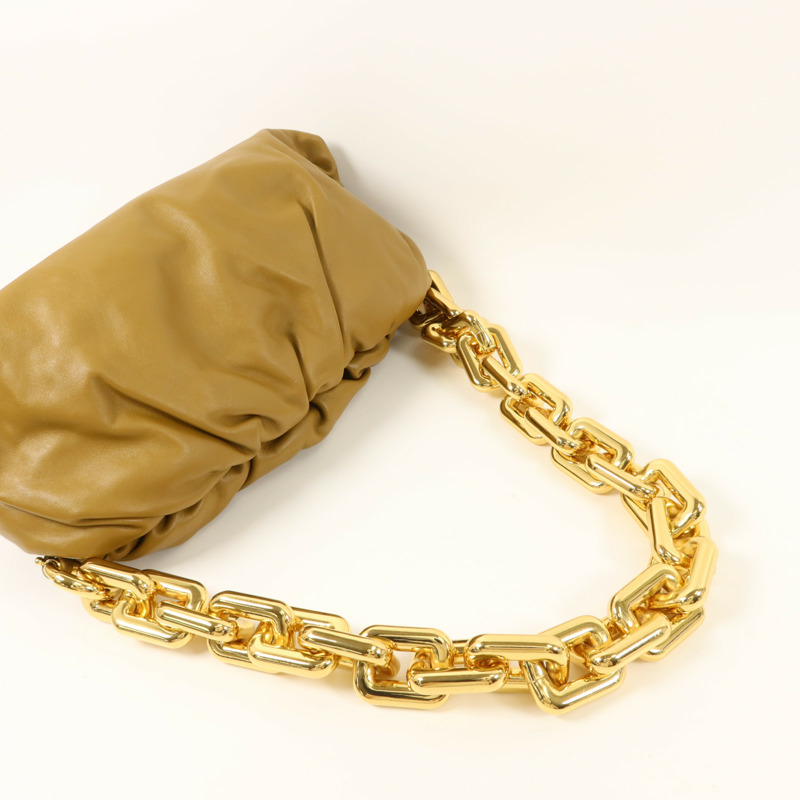 BOTTEGA VENETA 牛皮皮革The Chain Pouch鏈帶肩背袋-8