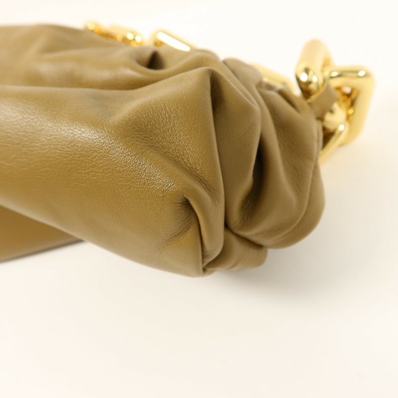BOTTEGA VENETA 牛皮皮革The Chain Pouch鏈帶肩背袋-13