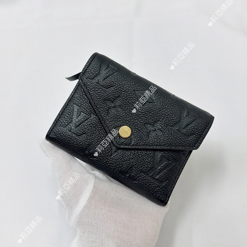 莉亞精品♡Lv 黑壓紋三折短夾 二手美夾-1