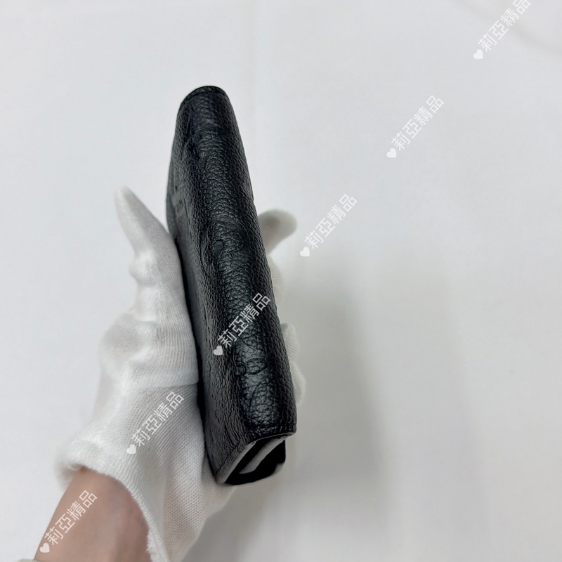 莉亞精品♡Lv 黑壓紋三折短夾 二手美夾-6