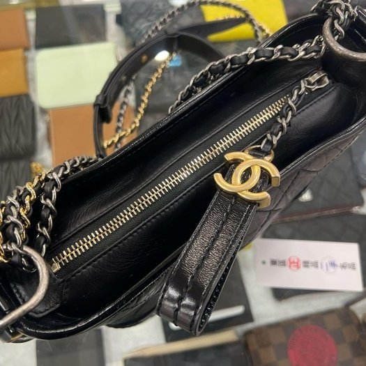 東區正精品㊣CHANEL A91810 香奈兒黑色牛皮金銀雙色皮穿鍊流浪包肩背包斜背包小款 晶片版 RZ6406-3