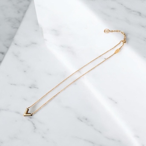 莉亞精品♡ LV玫瑰金 V字項鍊 二手