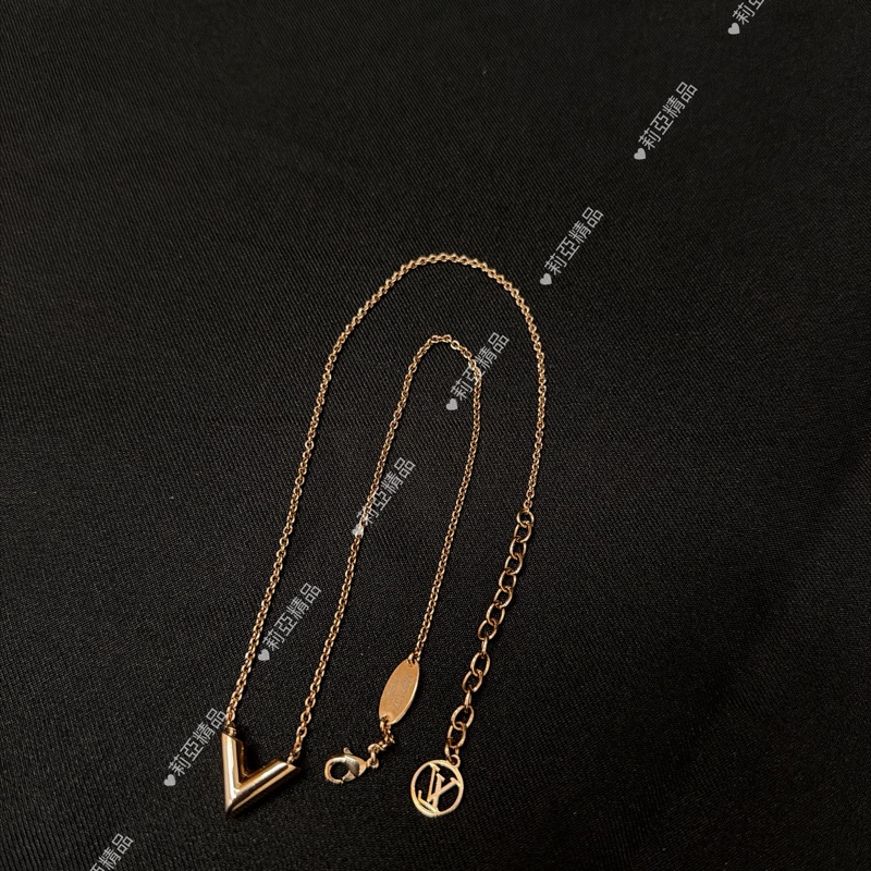 莉亞精品♡ LV玫瑰金 V字項鍊 二手-1