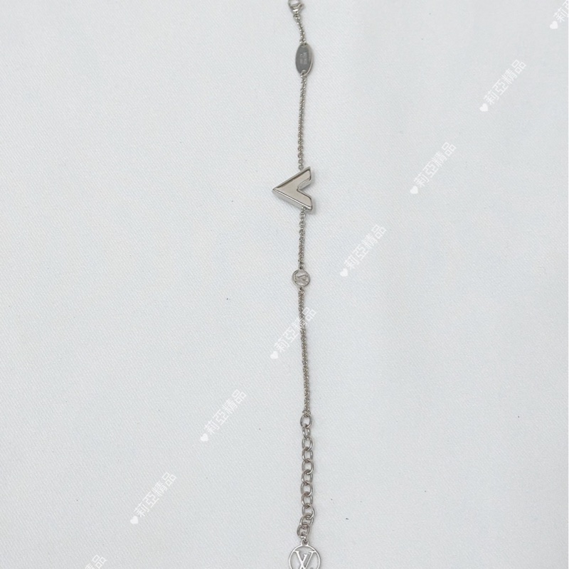 莉亞精品♡ LV M63198 V字手鏈 銀  二手-2
