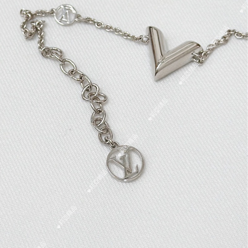 莉亞精品♡ LV M63198 V字手鏈 銀  二手-7