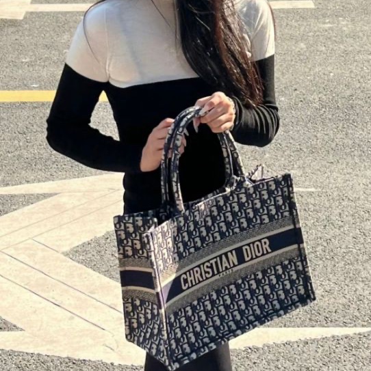 近新激甜價✨ 迪奧 CHRISTIAN DIOR Book Tote 中型老花刺繡托特包Oblique 防塵袋/保證卡-8