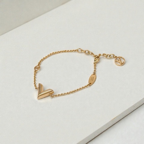 莉亞精品♡ LV M00858 V字手鏈 金 二手