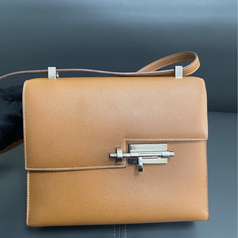 Hermes Verrou 23 手槍包 金棕銀扣-6