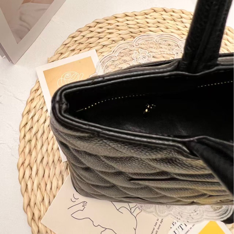 Chanel Medallion Tote bag（金幣包）-16