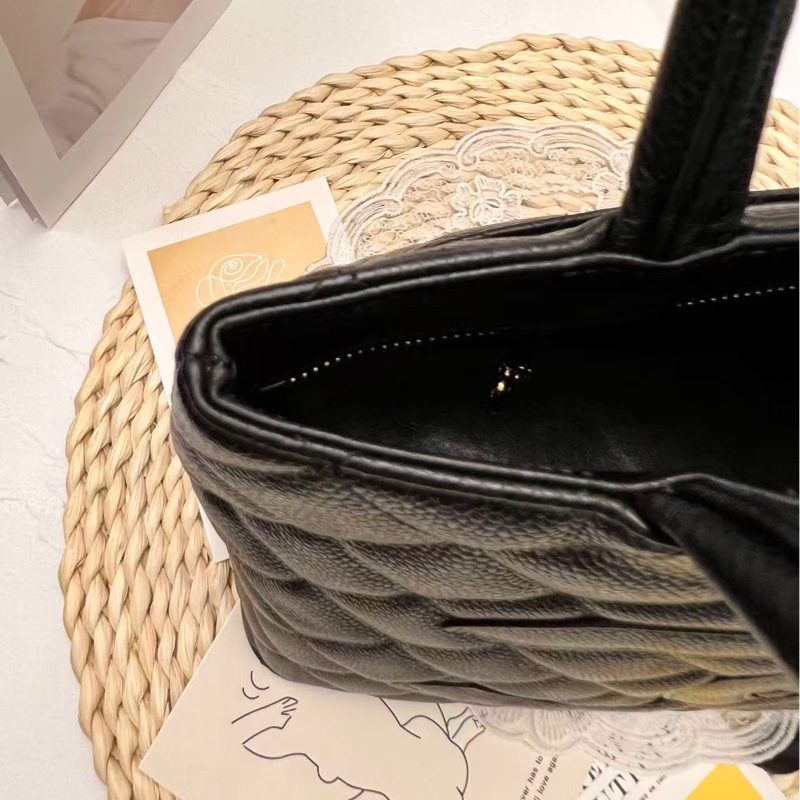 Chanel Medallion Tote bag（金幣包）-19