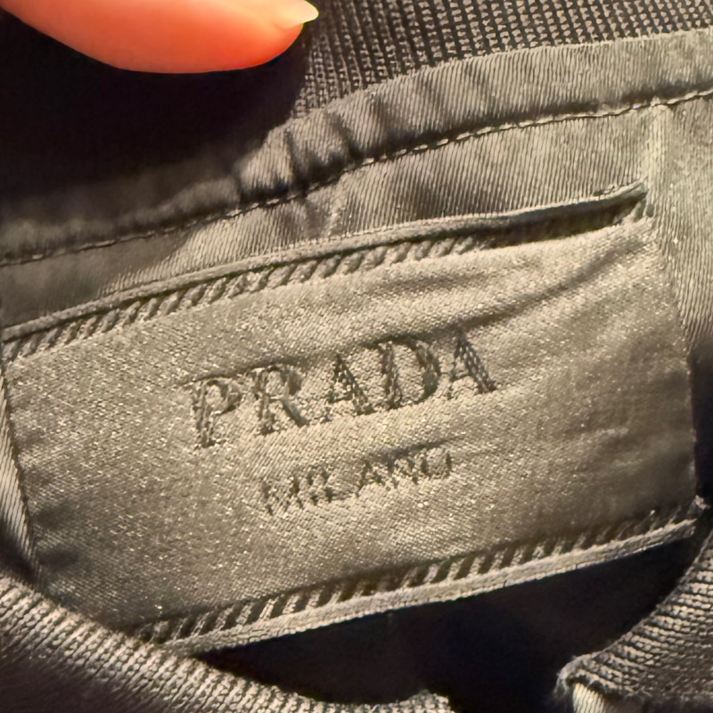 prada 半拉鍊長袖上衣(黑/ M)-1