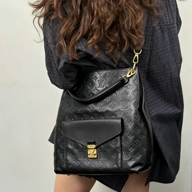 Louis Vuitton路易威登MetisHobo🍒泫雅同款全皮壓紋手提肩背斜挎包-5