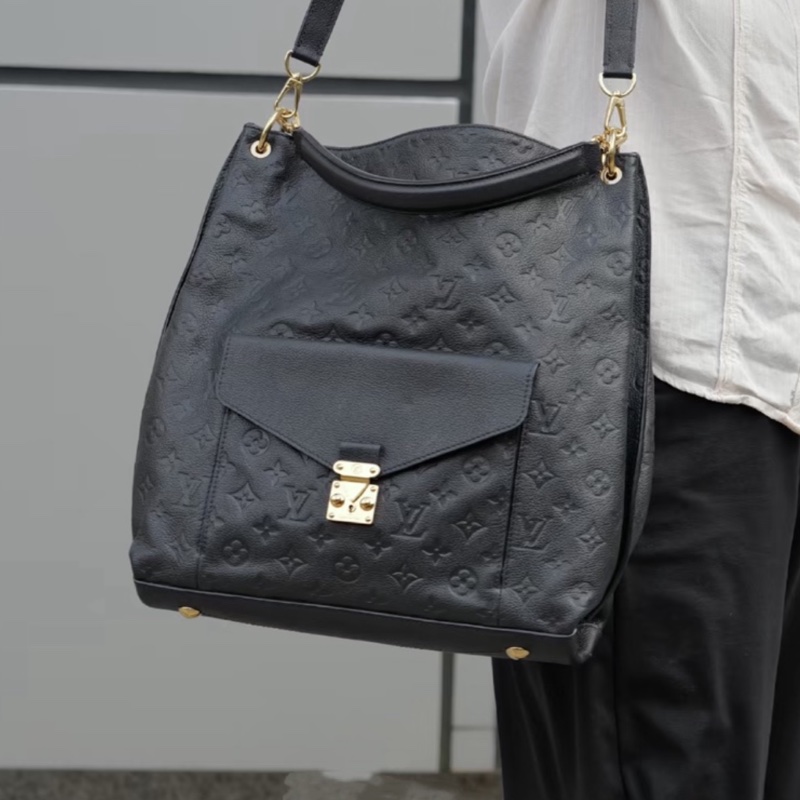 Louis Vuitton路易威登MetisHobo🍒泫雅同款全皮壓紋手提肩背斜挎包-6