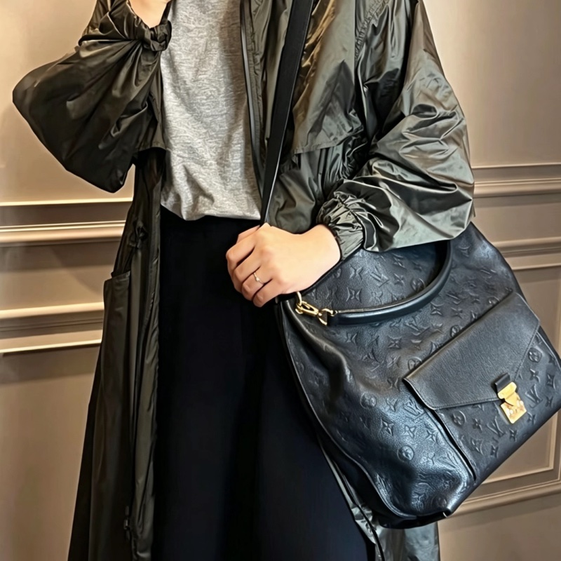 Louis Vuitton路易威登MetisHobo🍒泫雅同款全皮壓紋手提肩背斜挎包-7