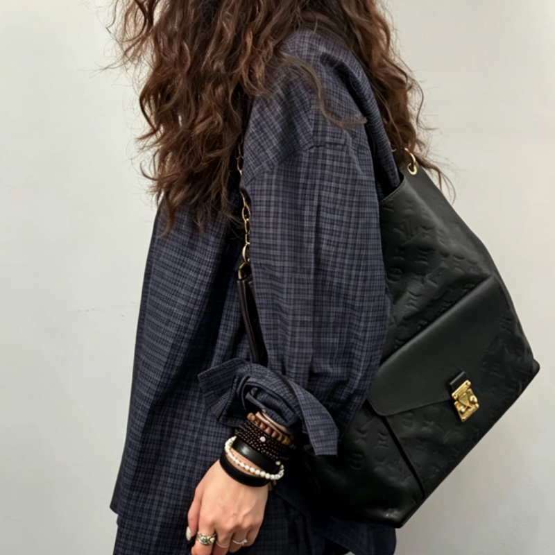 Louis Vuitton路易威登MetisHobo🍒泫雅同款全皮壓紋手提肩背斜挎包-18