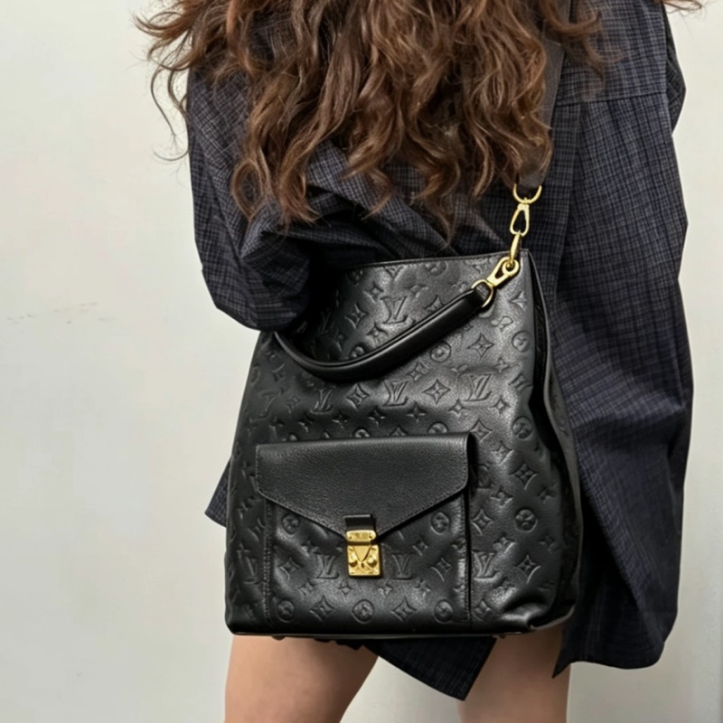 Louis Vuitton路易威登MetisHobo🍒泫雅同款全皮壓紋手提肩背斜挎包-19