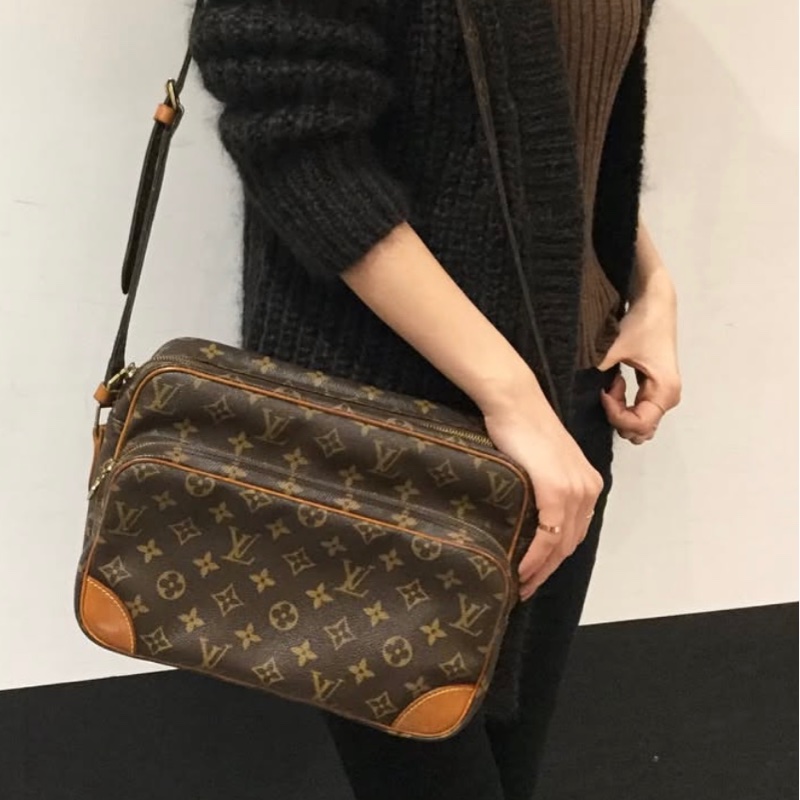 LouisVuitton 路易威登經典老花橫版雙層相機包-1