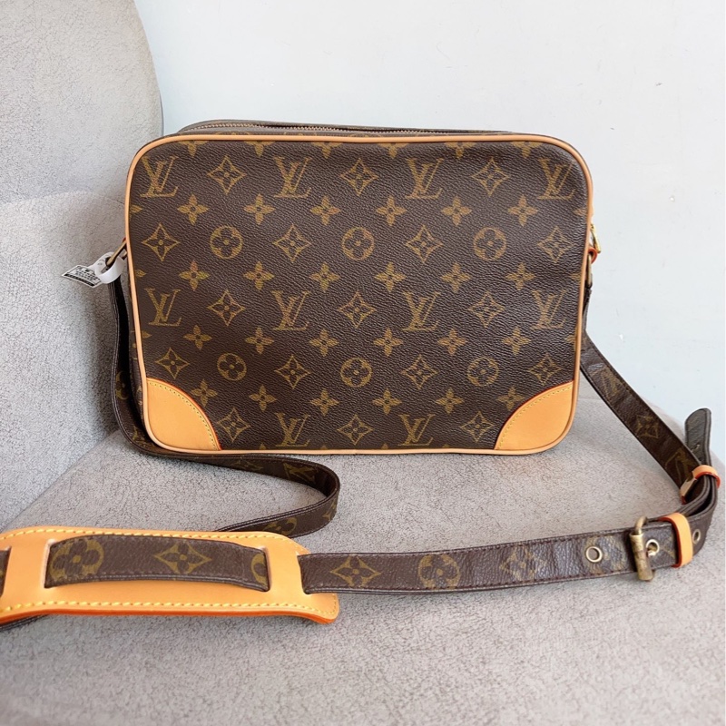 LouisVuitton 路易威登經典老花橫版雙層相機包-6