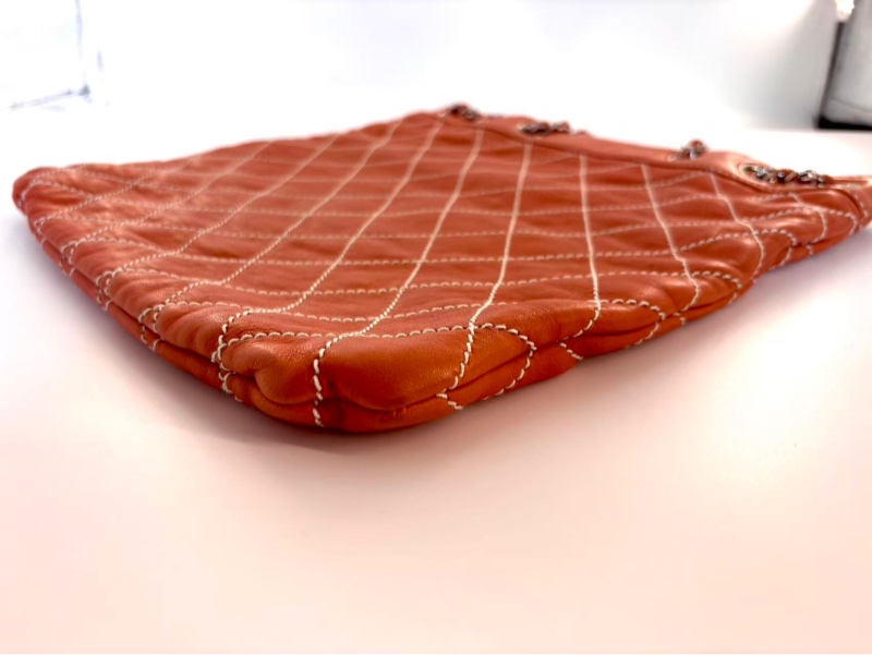 【全網獨家🎉顏色顯白❤️】Chanel香奈兒外縫線水桶包 珊瑚色-4