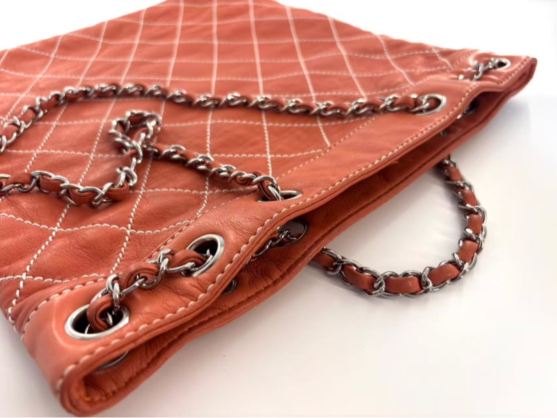 【全網獨家🎉顏色顯白❤️】Chanel香奈兒外縫線水桶包 珊瑚色-5