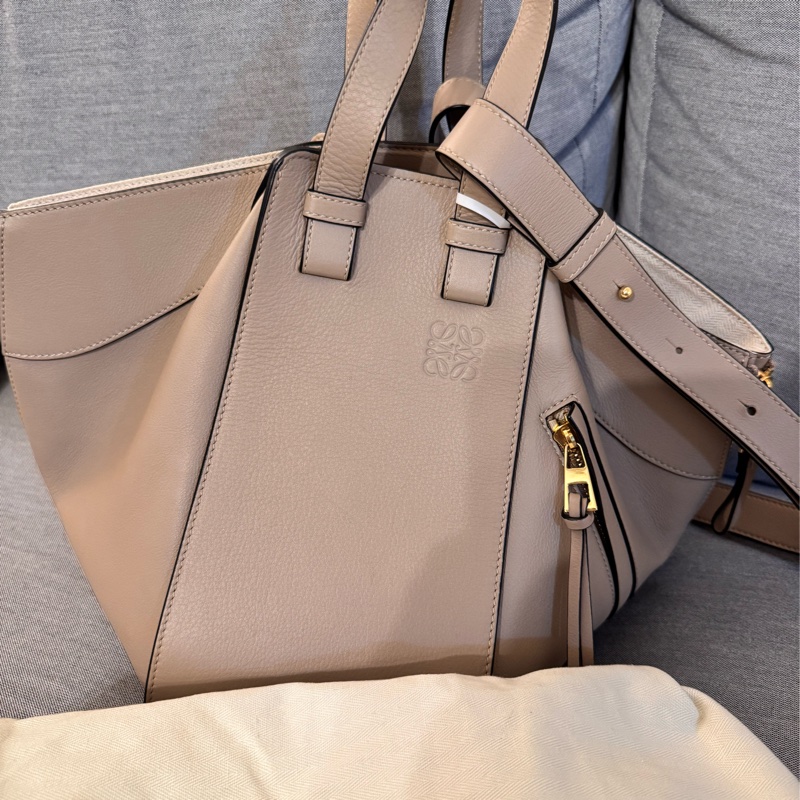 Loewe small Hammock 小號吊床包 沙色-0