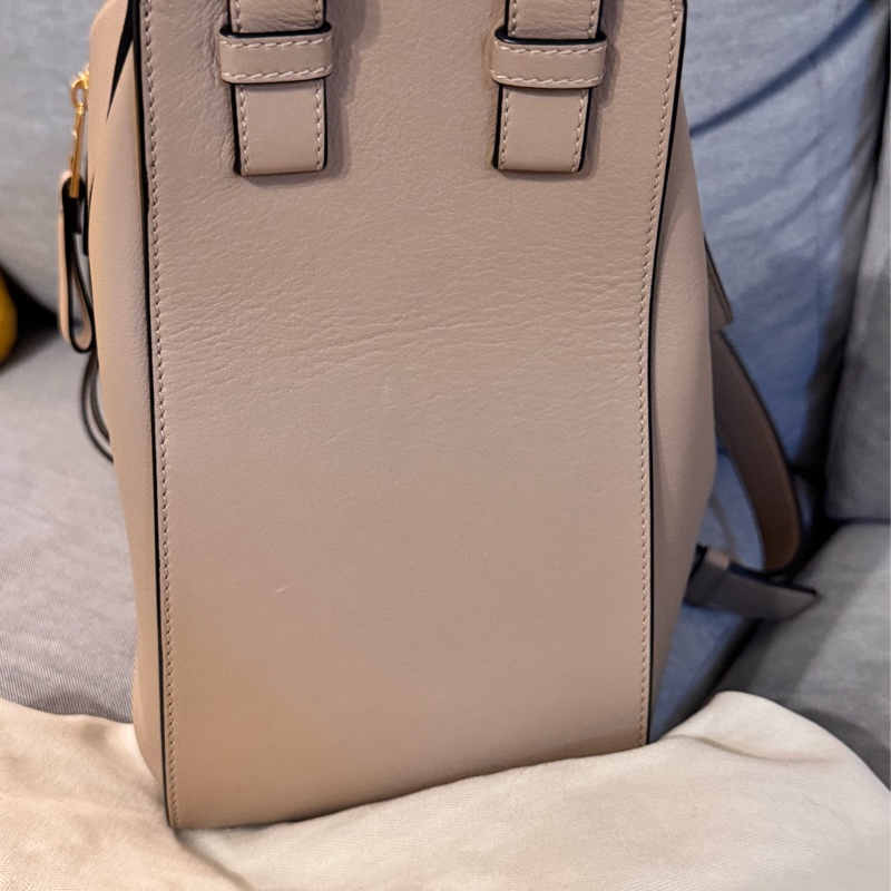 Loewe small Hammock 小號吊床包 沙色-4