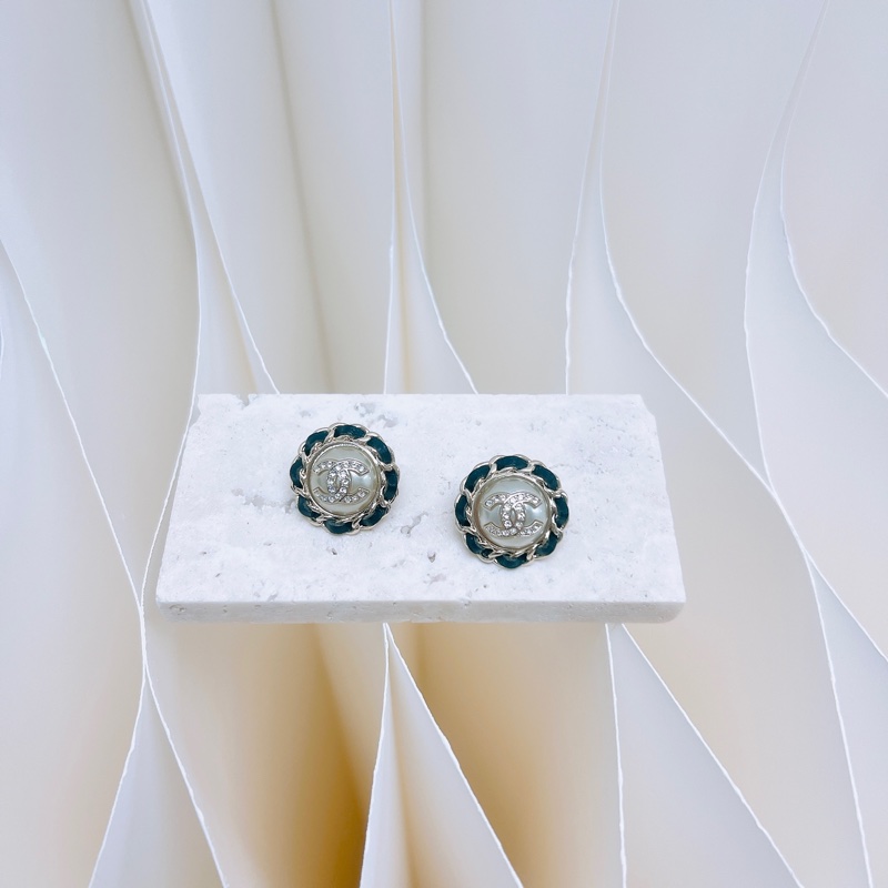 Chanel 21k 太陽花皮穿鏈水鑽雙C耳環-0