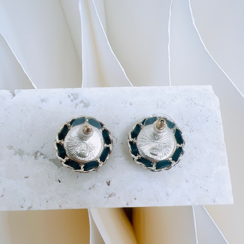 Chanel 21k 太陽花皮穿鏈水鑽雙C耳環-3